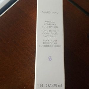 Mary Kay medium coverage foundation Beige 305